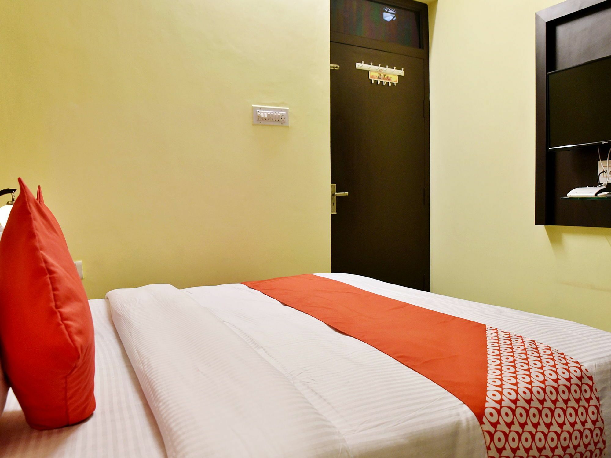 Oyo Hotel Malhotra Джапур Экстерьер фото